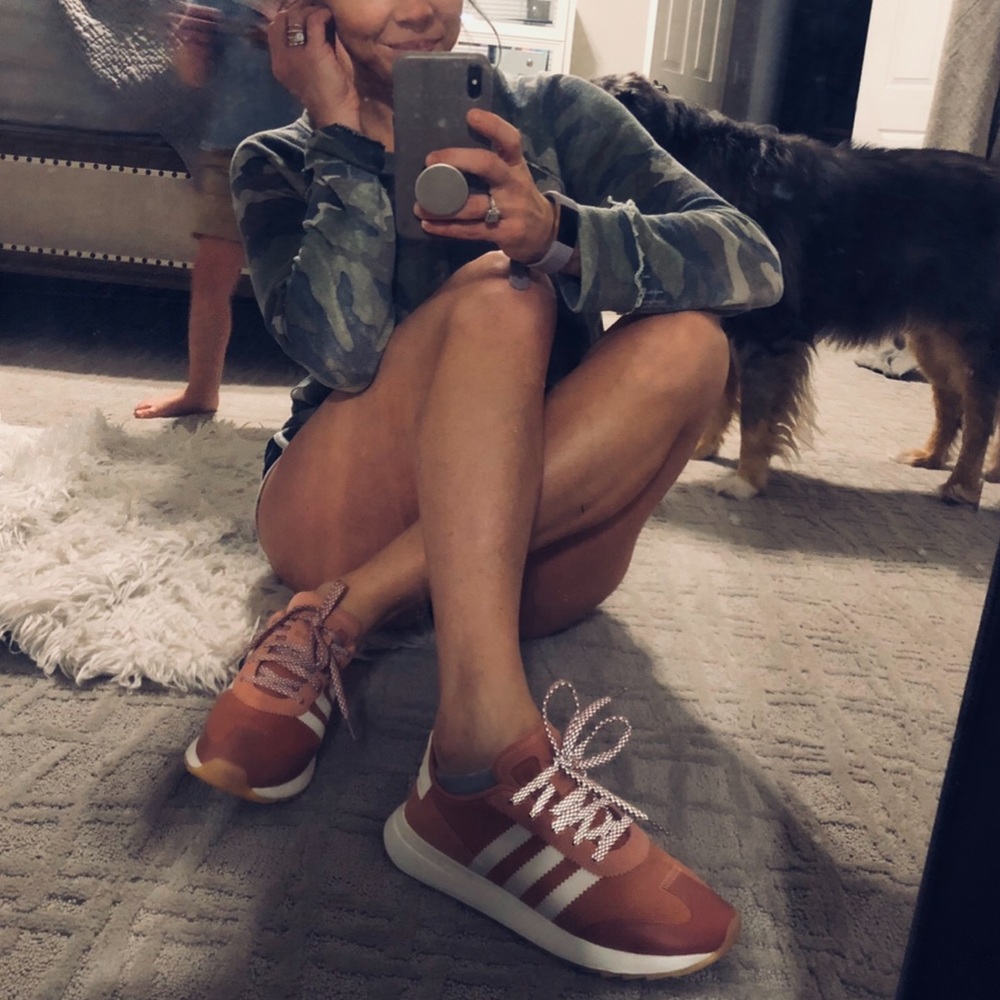 Mauve adidas flashback shoes 6.5